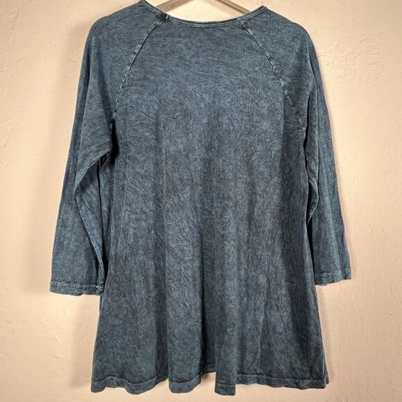 Jess & Jane Women Mineral Washed Tunic Top Medium Blue Pockets 3/4 Sleeve Casual - Picture 2 of 7